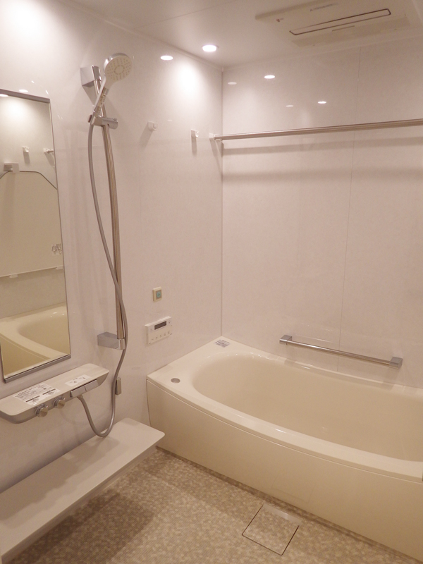 明るく清潔感のある浴室に 港区Y様邸 明るく清潔感のある浴室に 港区Y様邸